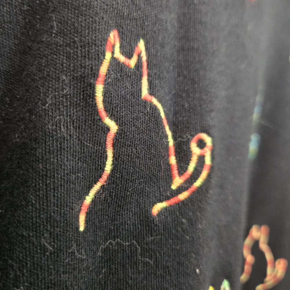 Cat Embroidered Longsleeve Tshirt Size Medium NWT Bobbie C - Picture 4 of 5